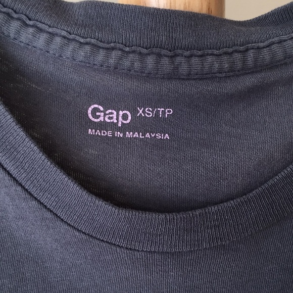Men's Gap T-shirt - Picture 2 of 3